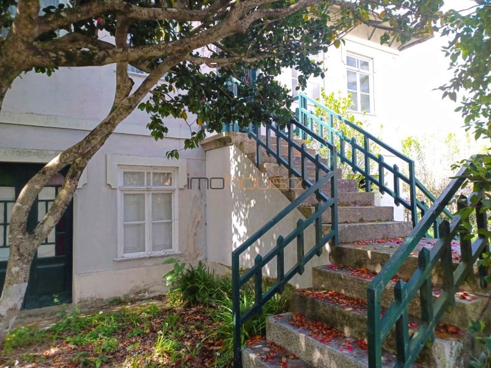 Country house for sale in Marco de Canaveses, Porto District €