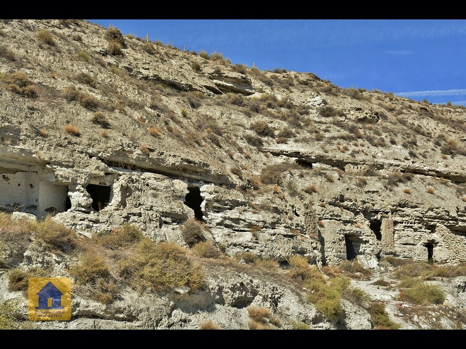 Cave house for sale in Galera, Granada province € 65,000 Ref