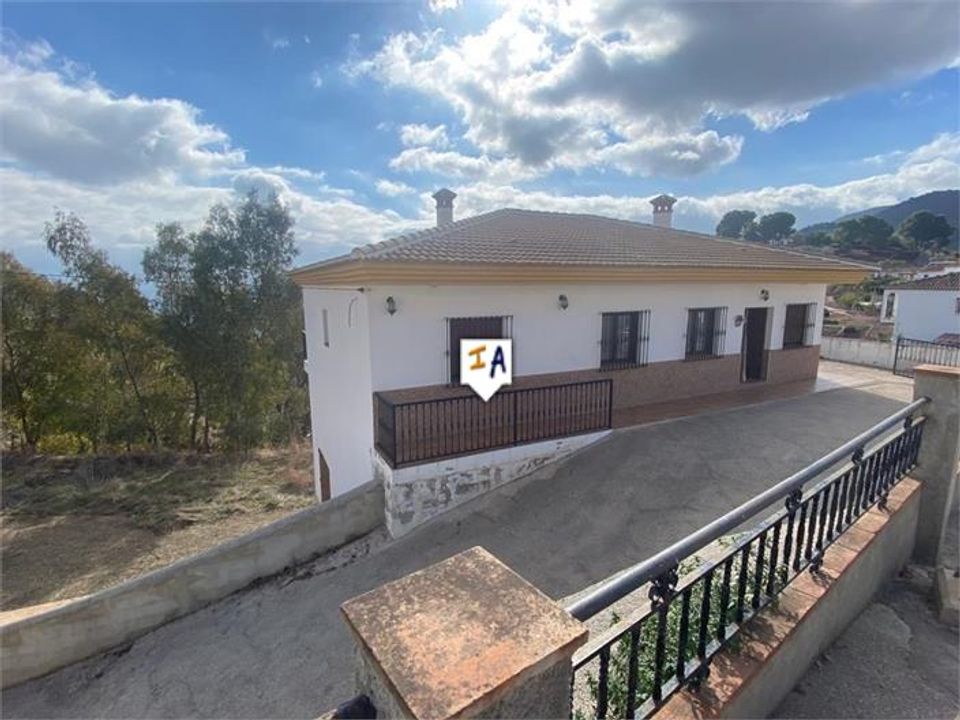 Properties for sale in Comares, Malaga province