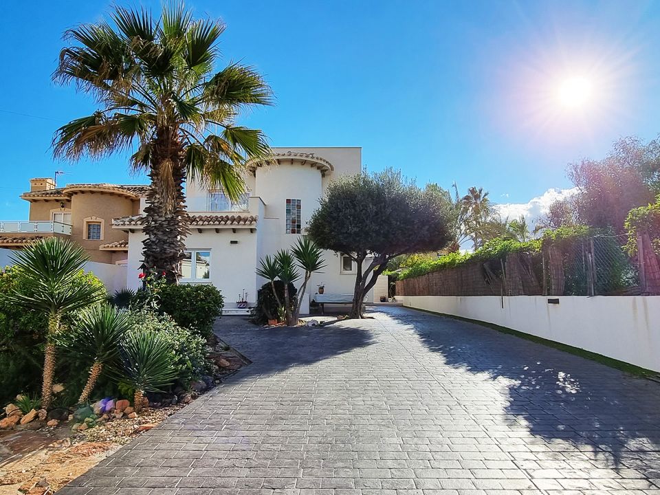 Properties for sale in Playa Flamenca, Alicante province