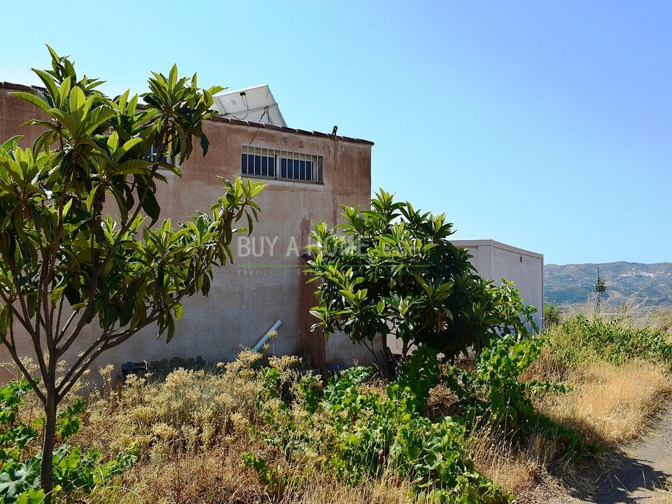 Country house for sale in Velez Malaga, Malaga province € 75,000