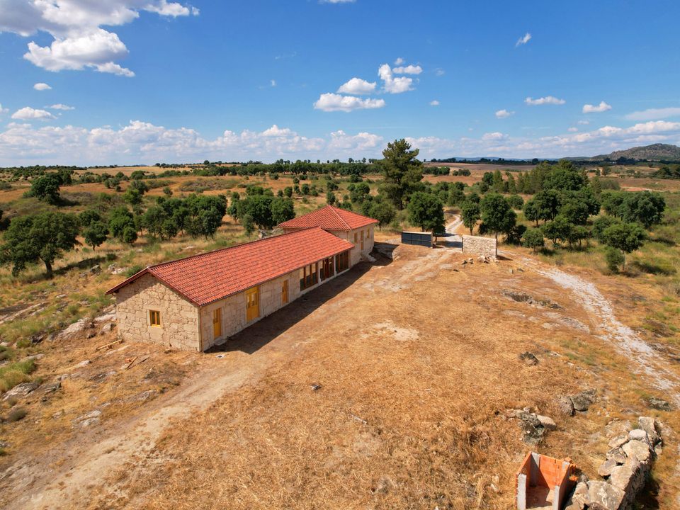 Country house for sale in IdanhaaNova, Castelo Branco District € 235,000 Ref 12729882