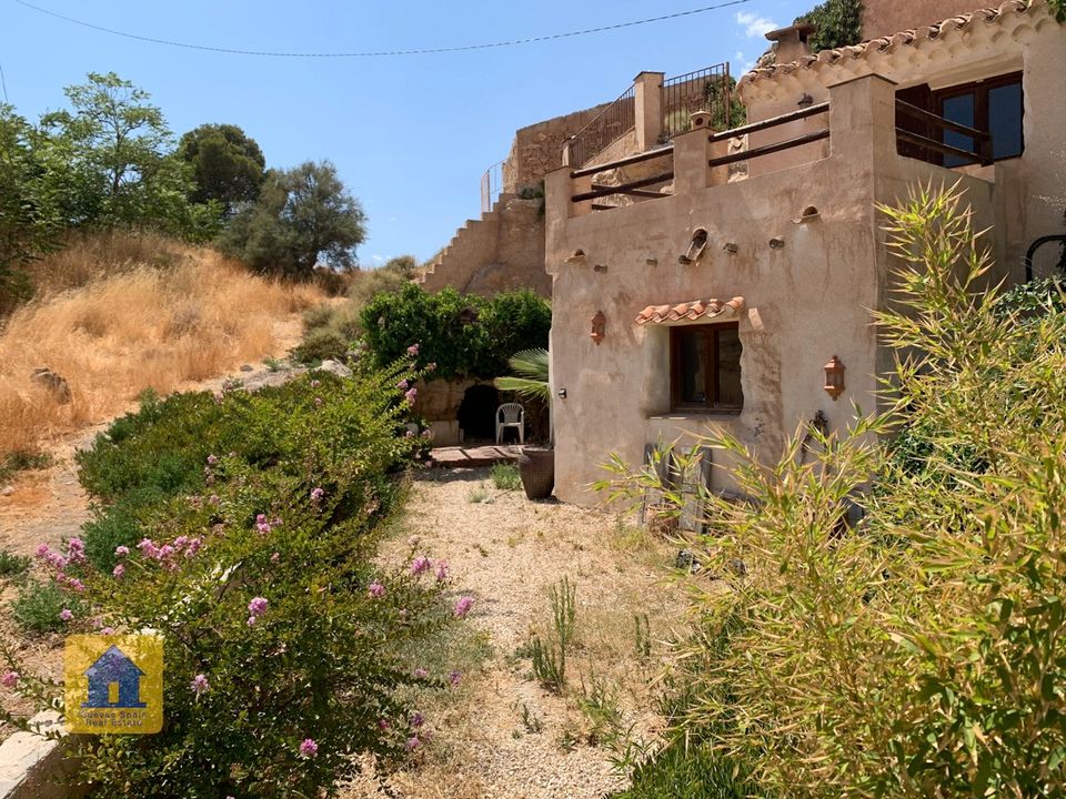 Cheap Cave houses for sale in Spain