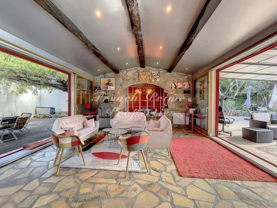 Properties for sale in GolfeJuan, AlpesMaritimes Kyero