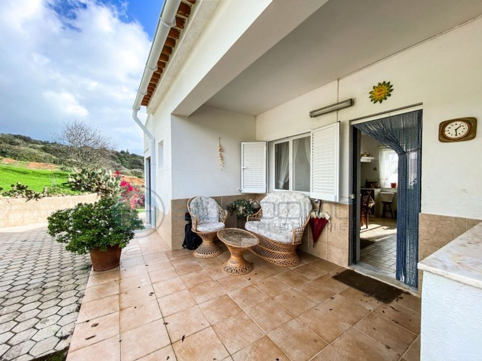 Properties for sale in Budens, Faro District Kyero