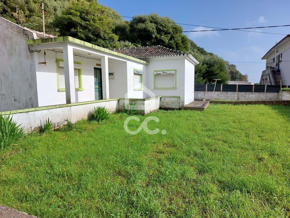 Villa for sale in Vila da Praia da Vitoria, Terceira € 115,000 Ref
