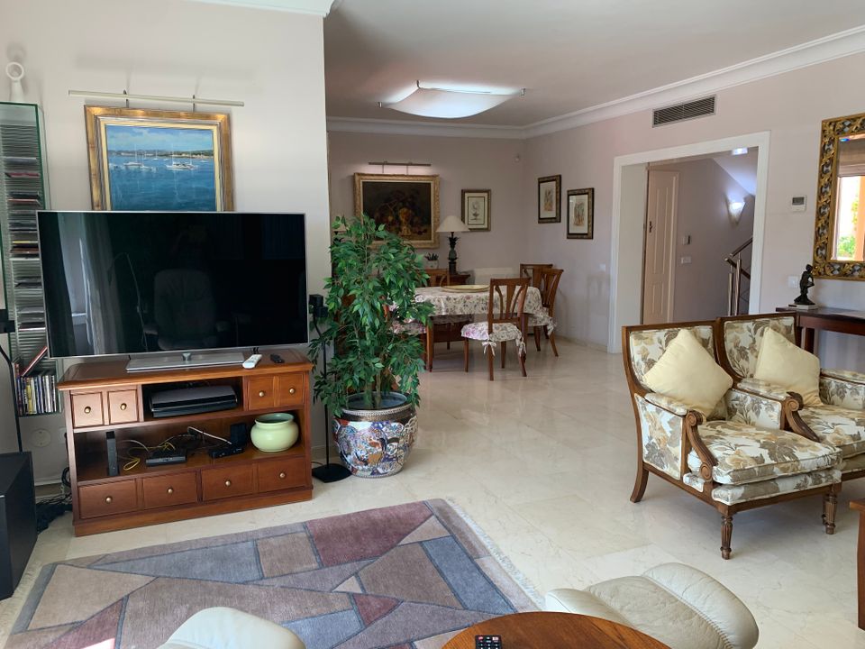 Properties for sale in Costa Meloneras, Gran Canaria Kyero