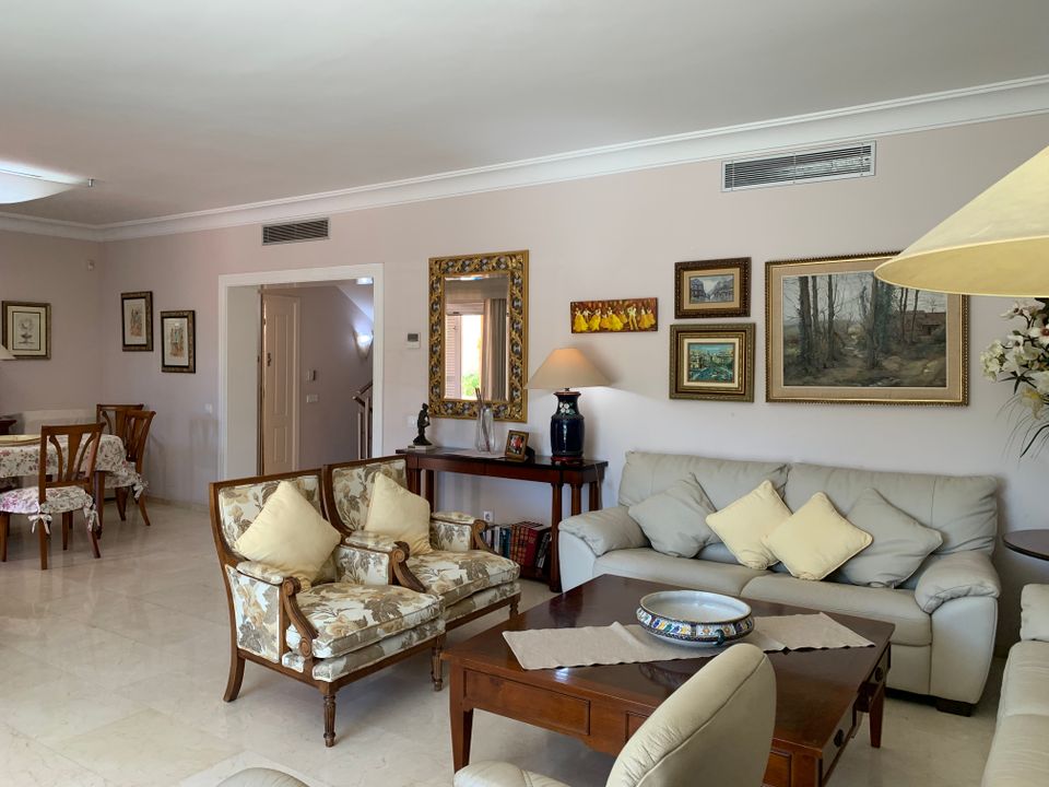 Properties for sale in Costa Meloneras, Gran Canaria Kyero