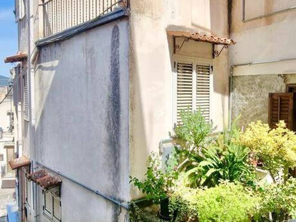 Villa for sale in Giuliana, Palermo € 35,000 Ref 14066467