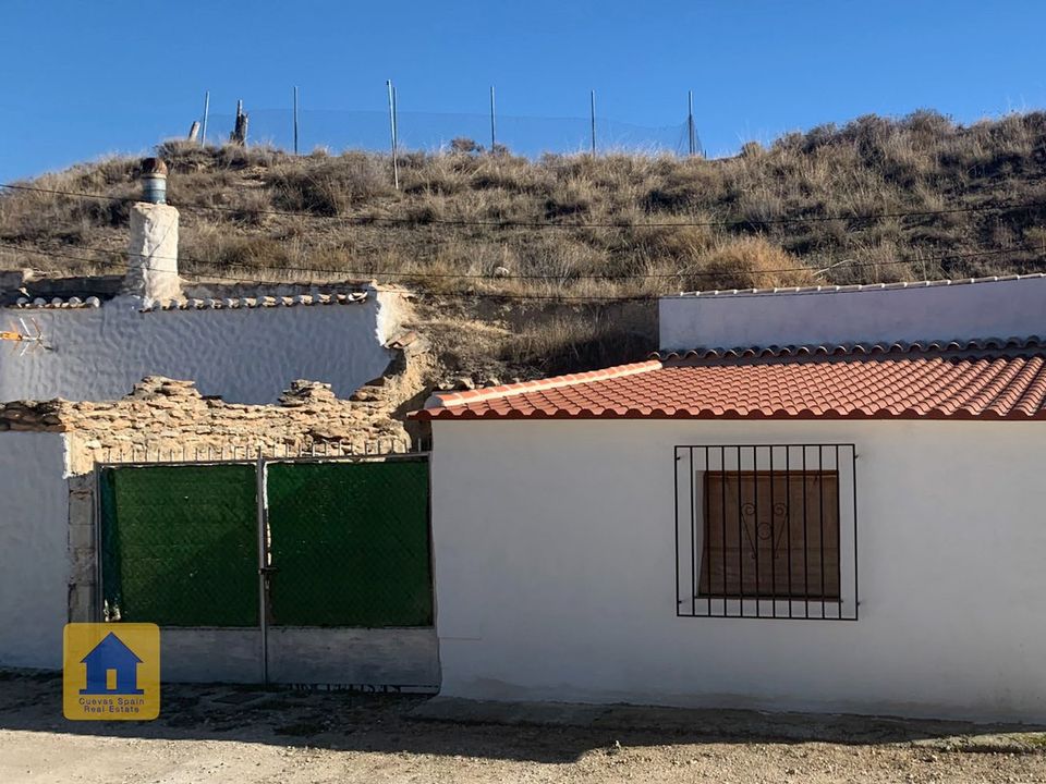 Cave house for sale in Huescar, Granada province € 75,000 Ref