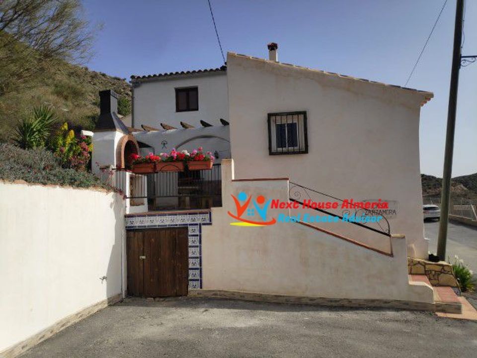 Properties for sale in Albanchez, Almeria province