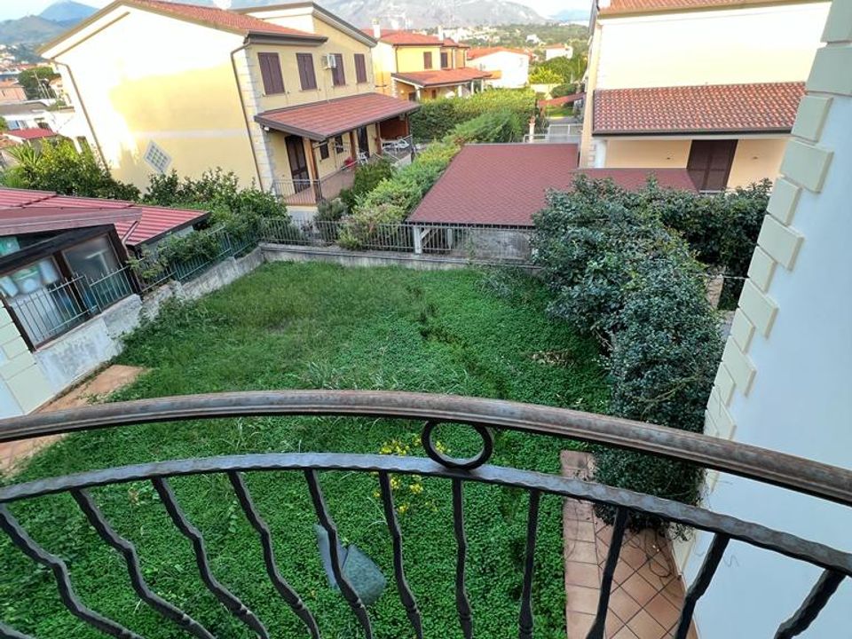 Villa for sale in Scalea, Cosenza € 180,000 Ref 14542371