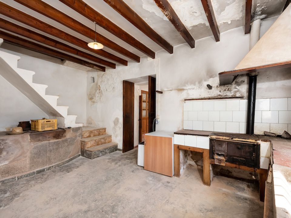 Properties for sale in Port De Soller, Majorca Kyero