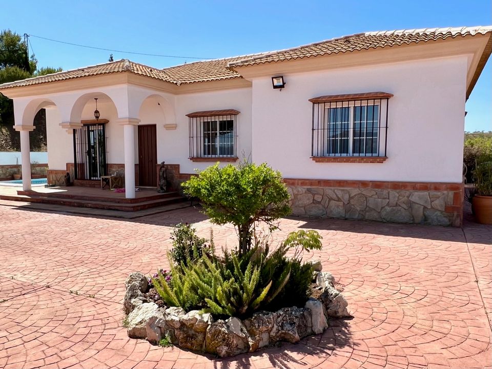 Properties for sale in Colmenar, Malaga province Kyero