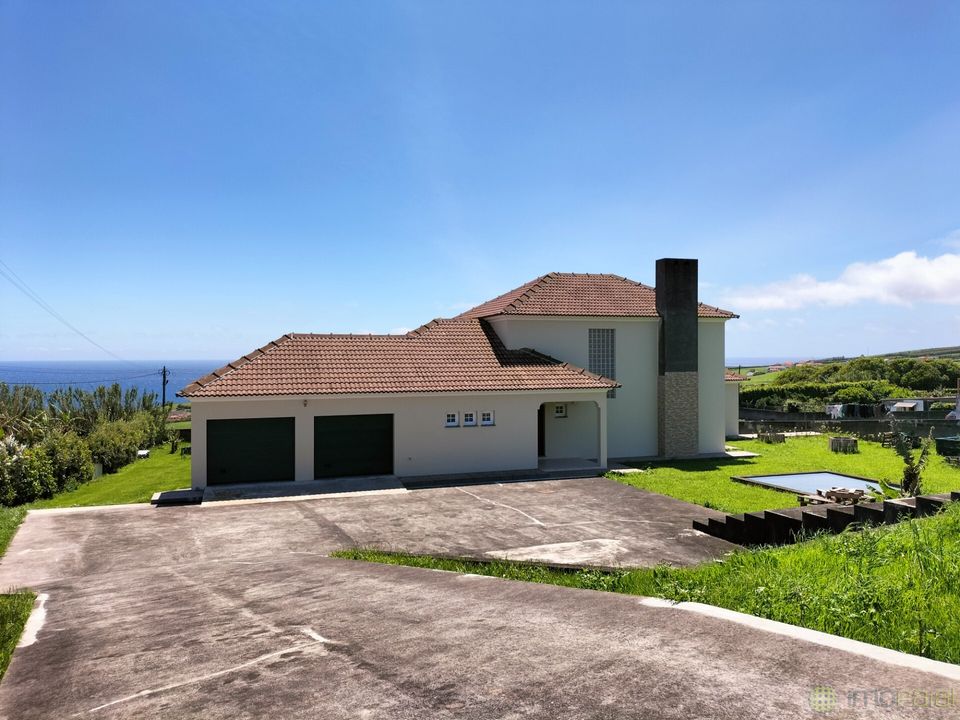 Properties for sale in Faial, Azores Kyero