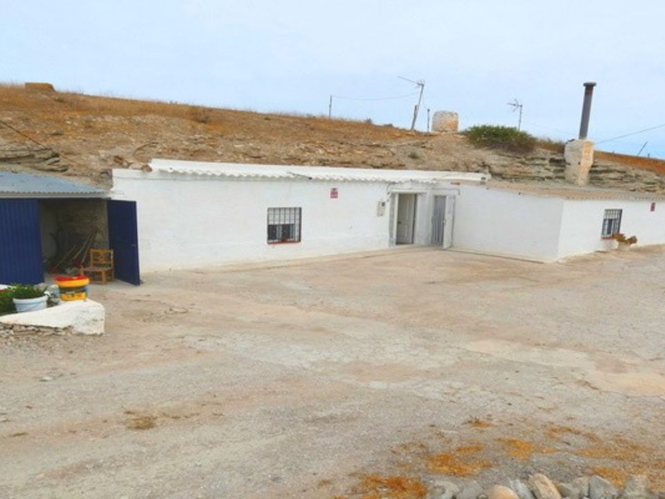 Cave house for sale in Los Carriones, Granada province € 90,000 Ref