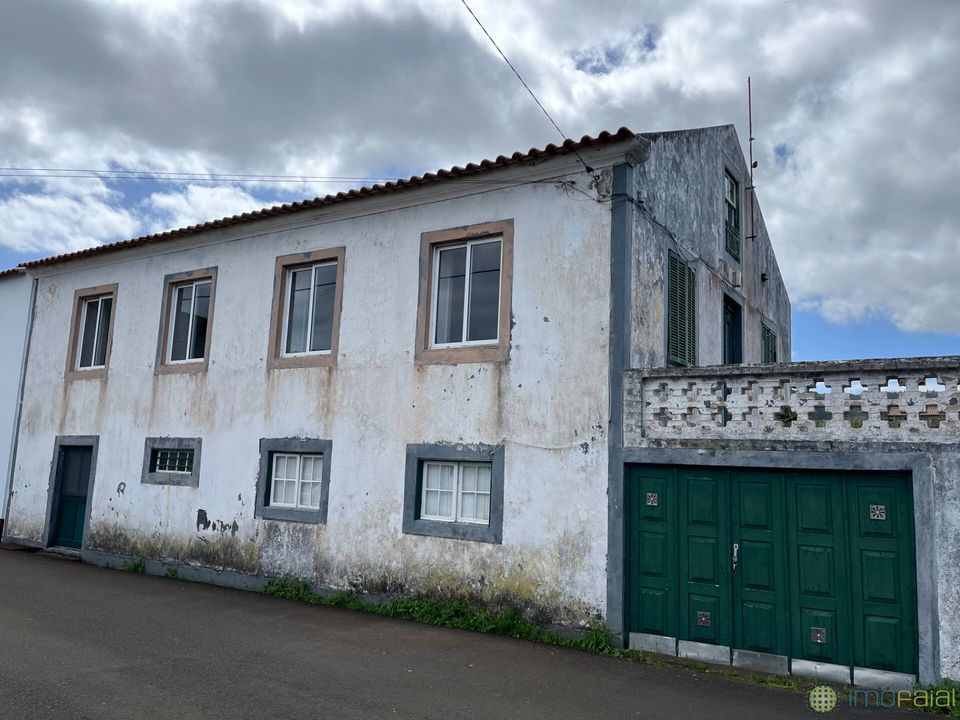 Properties for sale in Faial, Azores Kyero