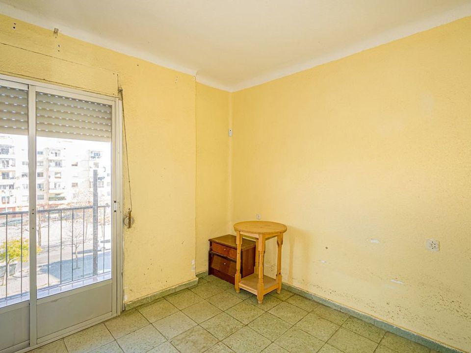 Apartment for sale in Alicante, Alicante province € 36,000 Ref