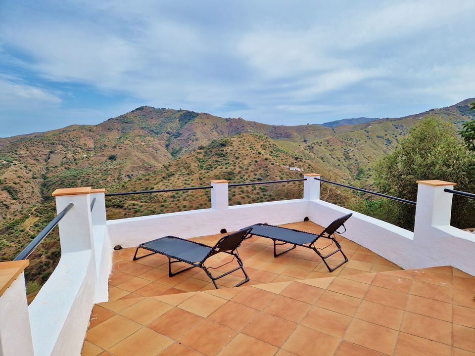 Country house for sale in Comares, Malaga province € 119,000 Ref 15866052