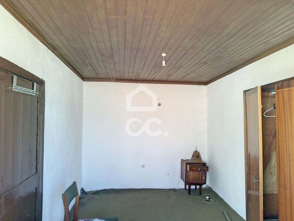 Villa for sale in Chaves, Vila Real District € 29,500 Ref 16048264