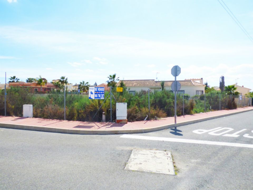 Plot of land for sale in La Marina, Alicante province € 95,000 Ref