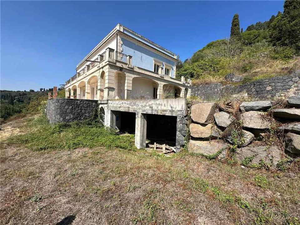 Villa for sale in Catania, Catania € 1,200,000 Ref 16221127