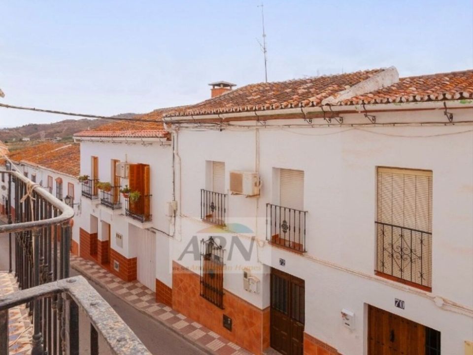Town house for sale in Alora, Malaga province € 165,000 Ref