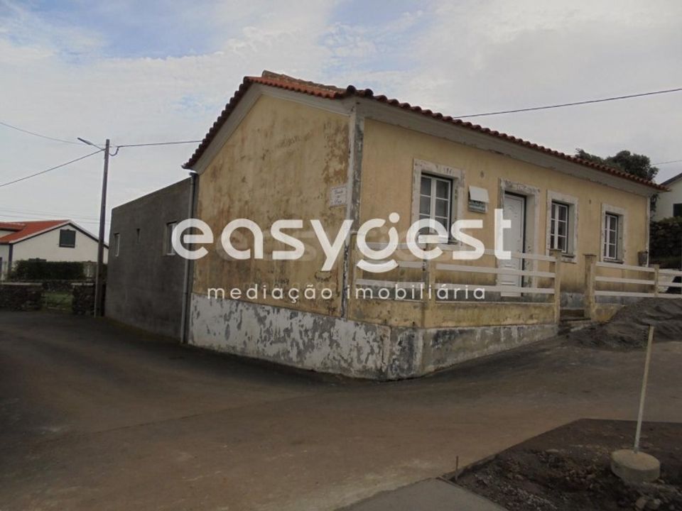 Properties for sale in Biscoitos, Terceira Kyero