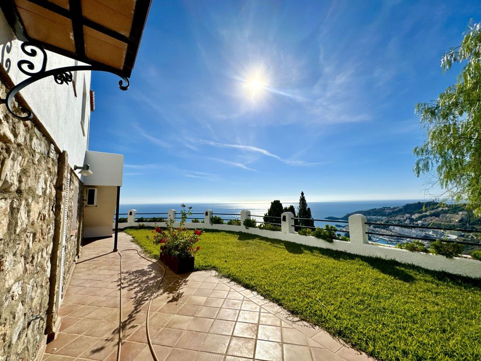 Apartment for sale in La Herradura, Granada province € 695,000 Ref