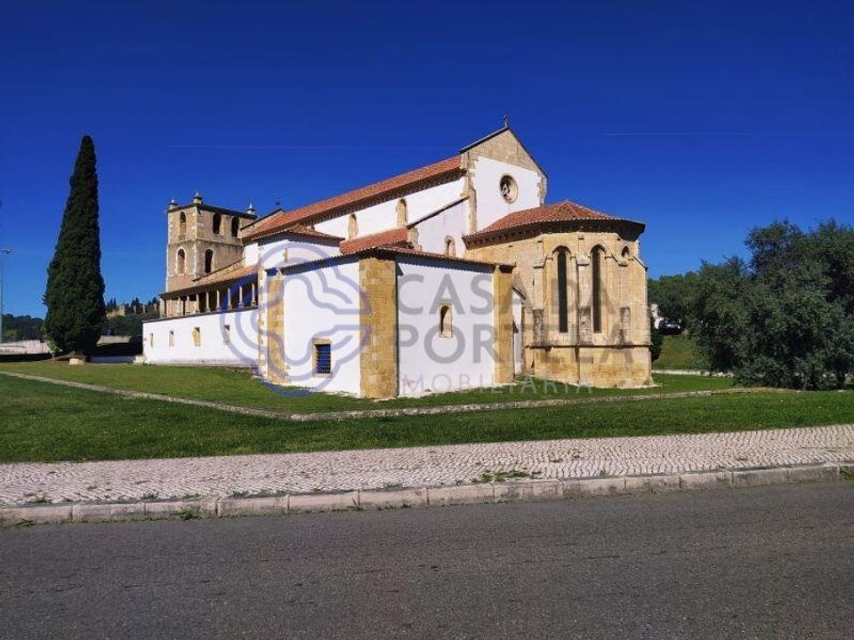 Apartment for sale in Tomar, Santarem District € 180,000 Ref