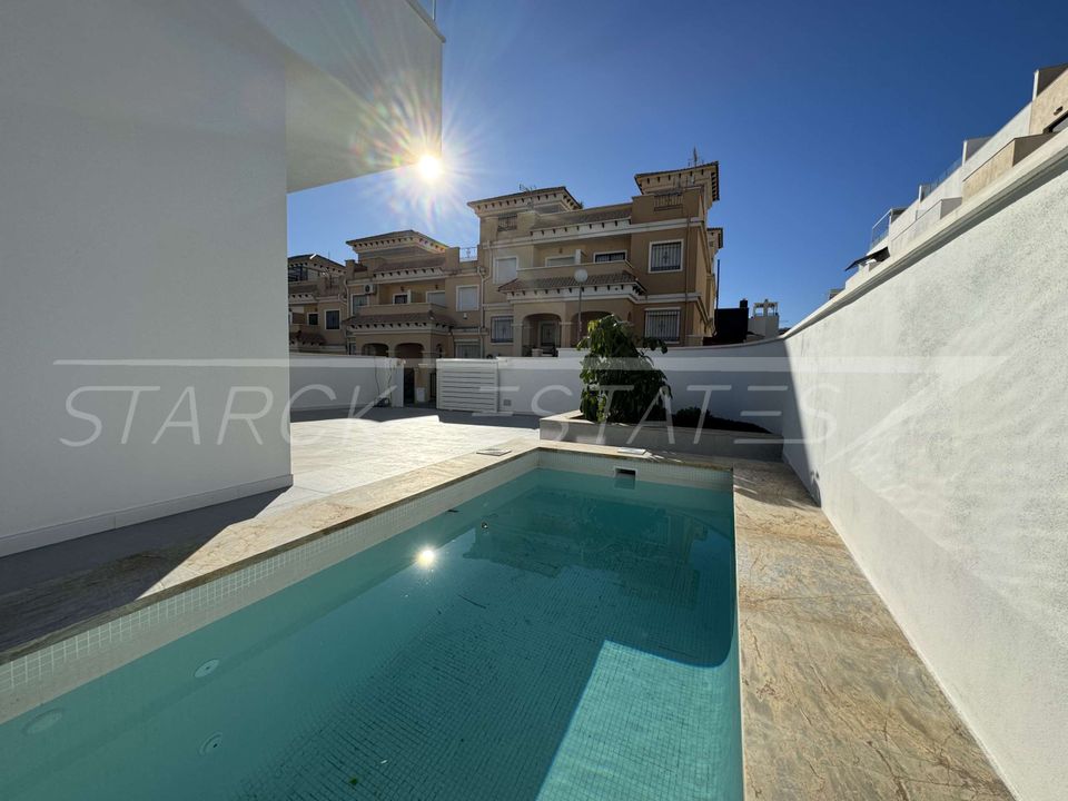 Town house for sale in Orihuela Costa, Alicante province € 294,000