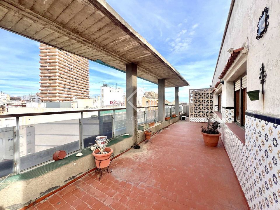 Apartment for sale in Alicante, Alicante province € 525,000 Ref