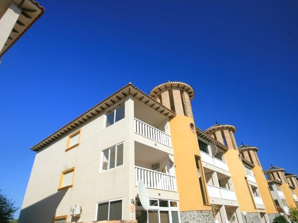 Apartment for sale in La Zenia, Alicante province € 129,950 Ref 16822327