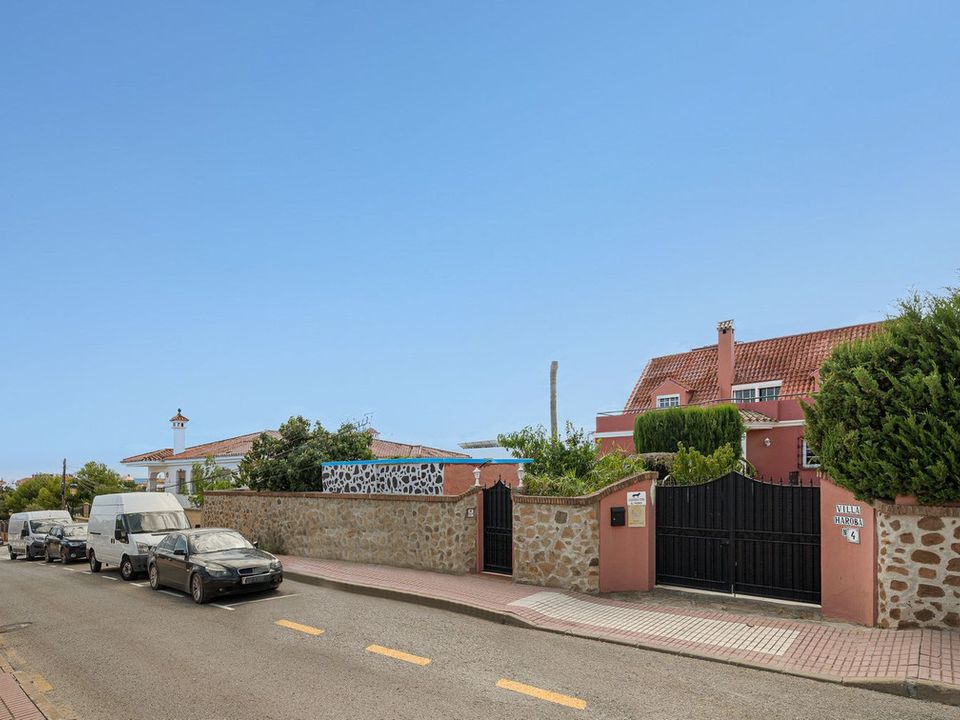 Properties for sale in San Luis De Sabinillas, Malaga province