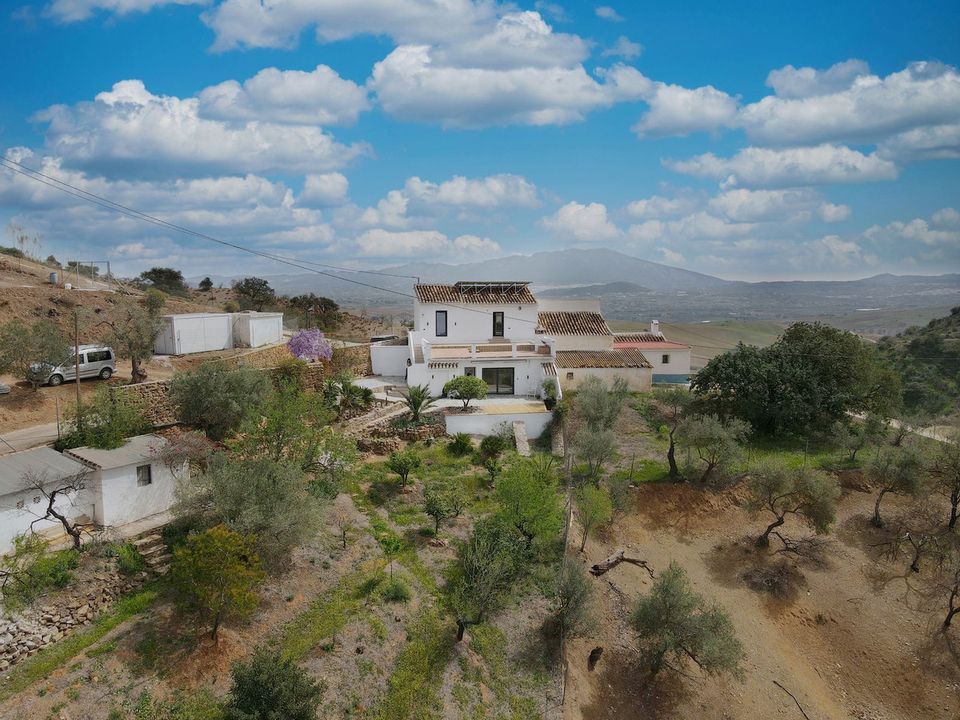 Properties for sale in Cartama, Malaga province Kyero