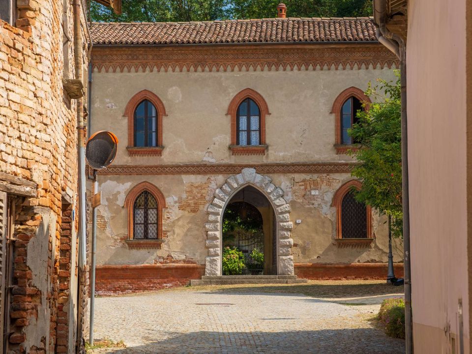 Woningen te koop in Incisa Scapaccino | Kyero