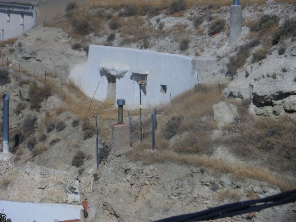 Cave house for sale in Cuevas Del Campo, Granada province € 39,900