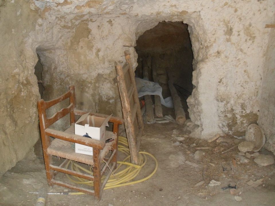 Cave house for sale in Cuevas Del Campo, Granada province € 39,900