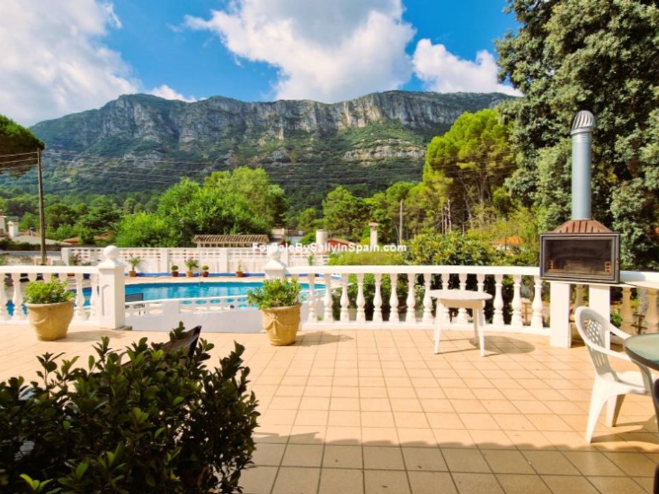 Villa for sale in La Drova, Valencia province € 359,000 Ref