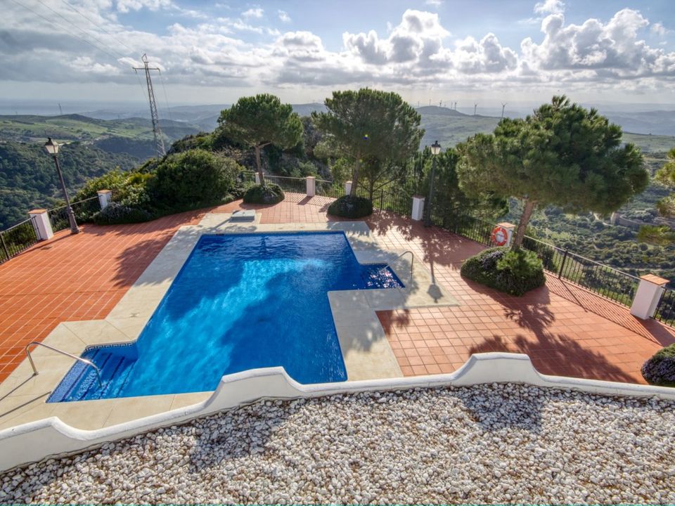 Town house for sale in Casares, Malaga province € 210,000 Ref