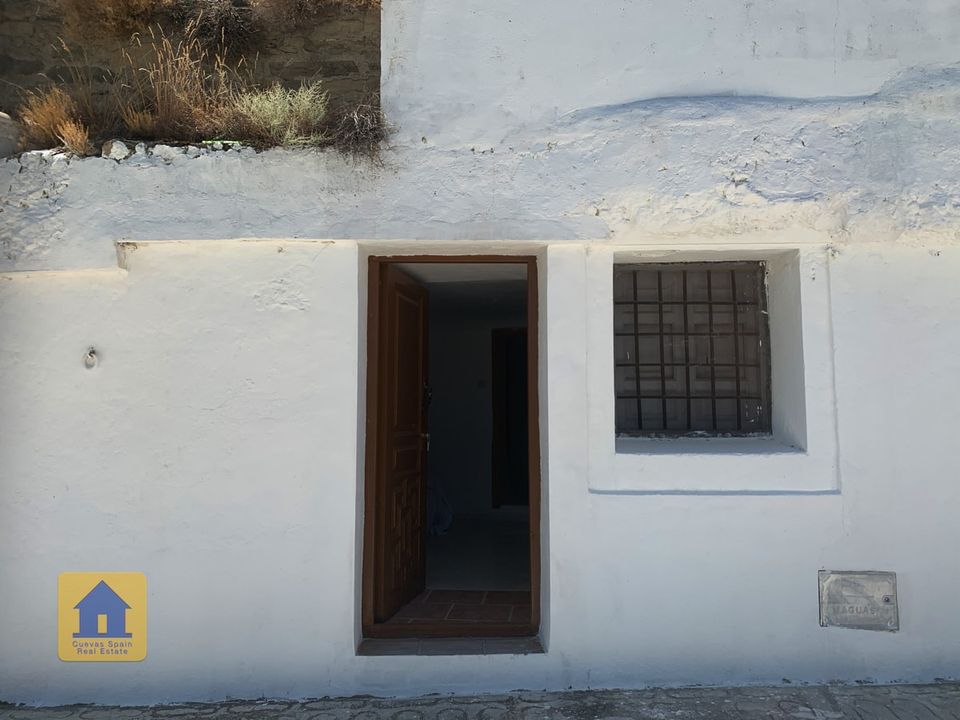 Cave houses for sale in Spain Kyero