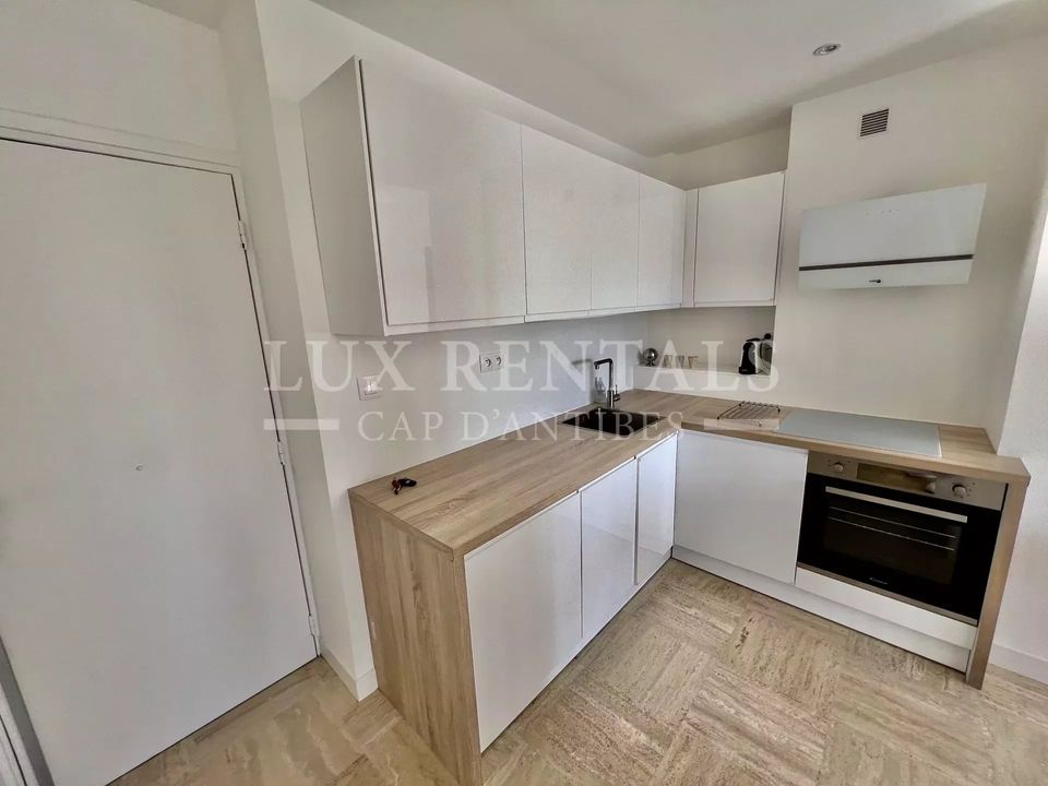 Apartment to rent in JuanlesPins, AlpesMaritimes from € 1,000 per