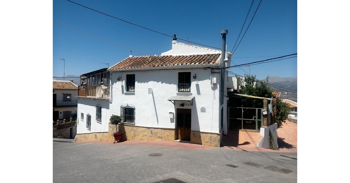 Town house for sale in Vinuela, Malaga province € 169,000 Ref