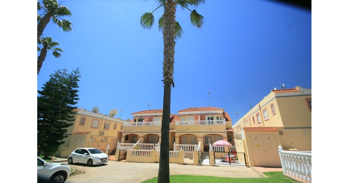 Town house for sale in La Zenia, Alicante province € 139,950 Ref