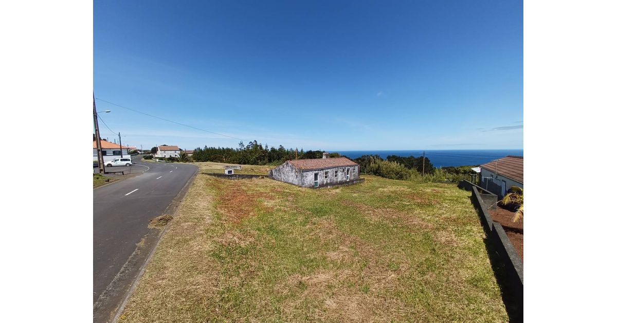 Country house for sale in Horta, Faial € 70,000 Ref 12422349