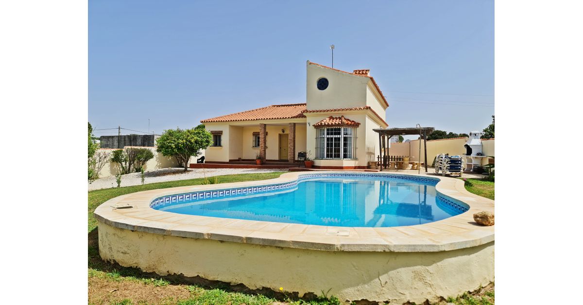 Villa for sale in Chiclana De La Frontera, Cadiz province € 189,000