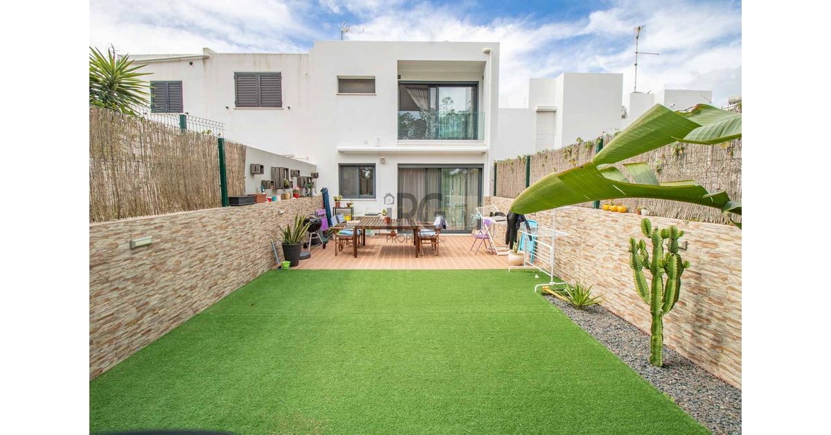 Town house for sale in Vilamoura, Faro District € 650,000 Ref