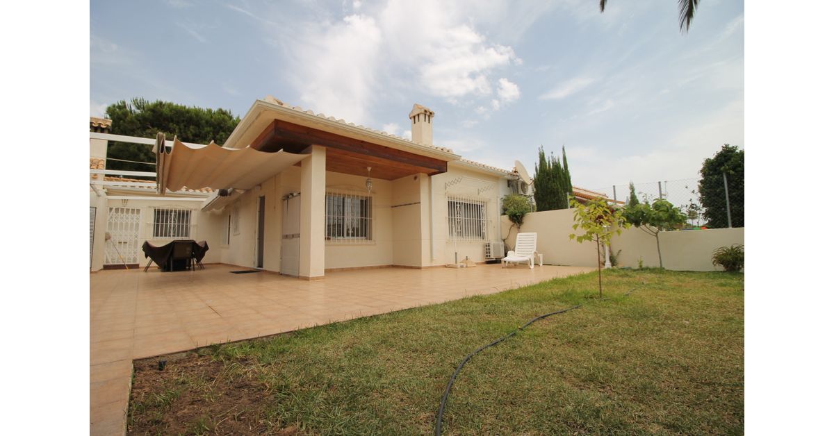 Villa for sale in Dehesa De Campoamor, Alicante province € 295,000