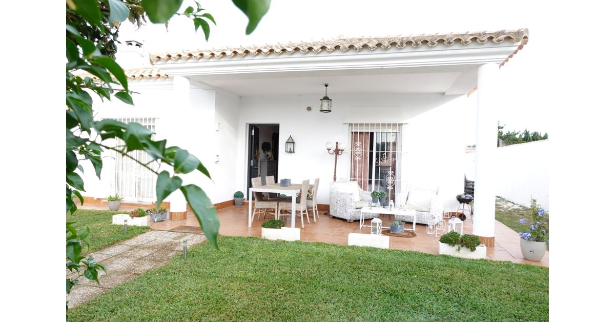 Villa for sale in Chiclana De La Frontera, Cadiz province € 189,000