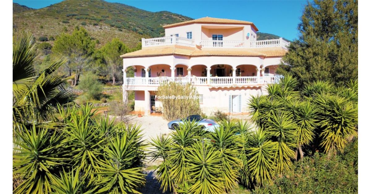 Villa for sale in Villalonga, Valencia province € 399,000 Ref